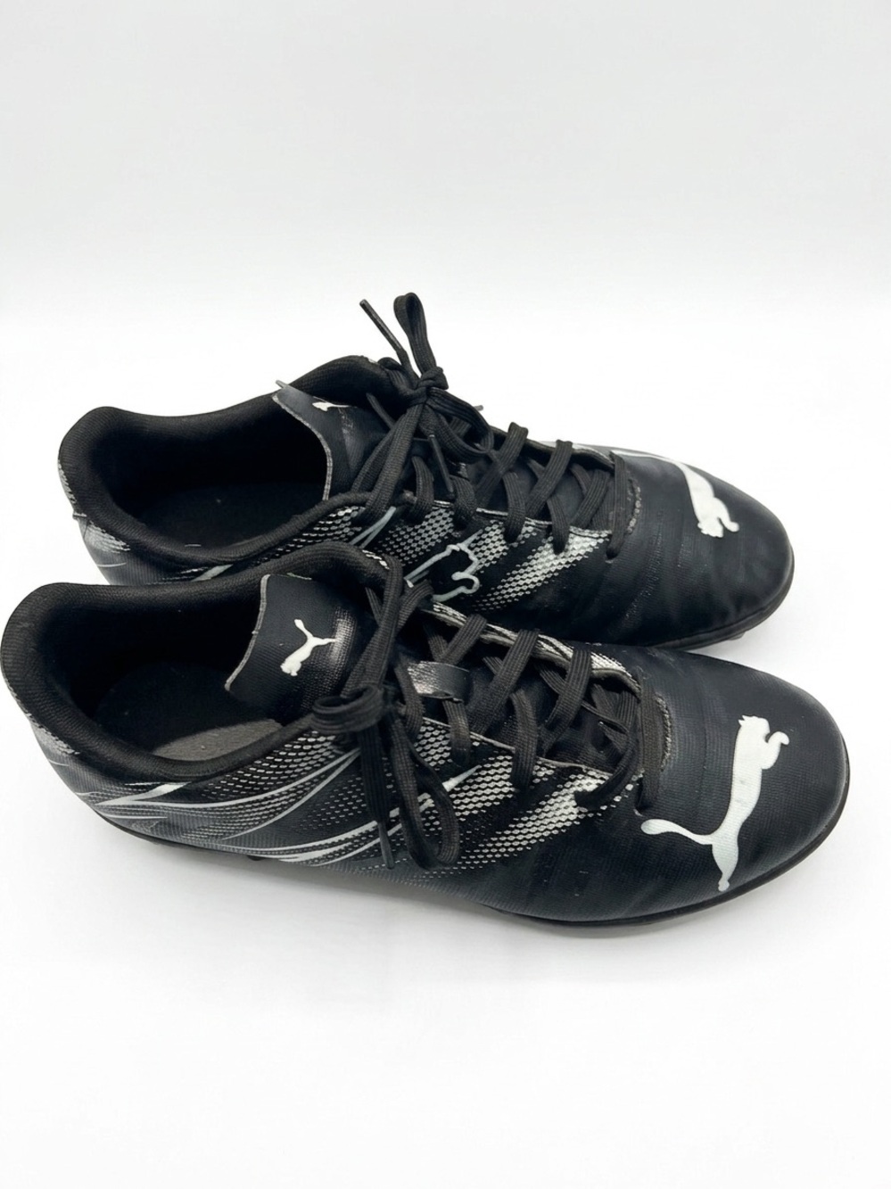 Puma Attacanto TT turf trainer soccer cleats Women’s size 7.5
